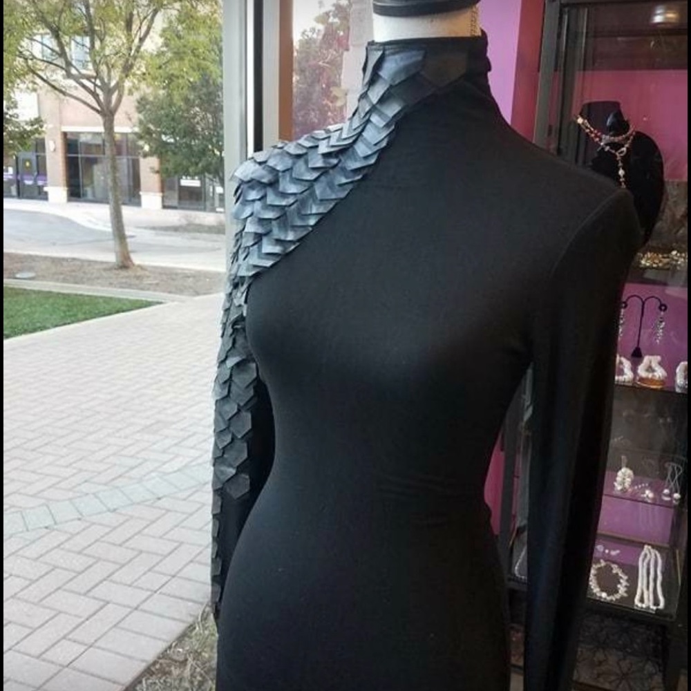 Dress - Picture 5 of 5